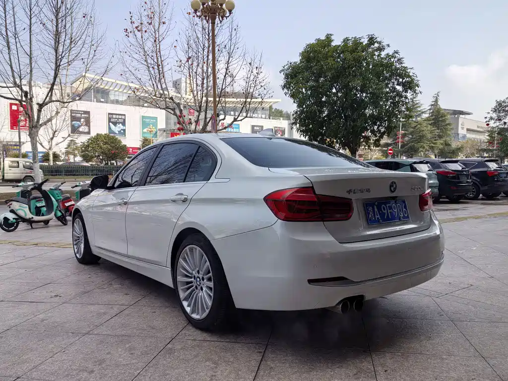 BMW 3 SERIES