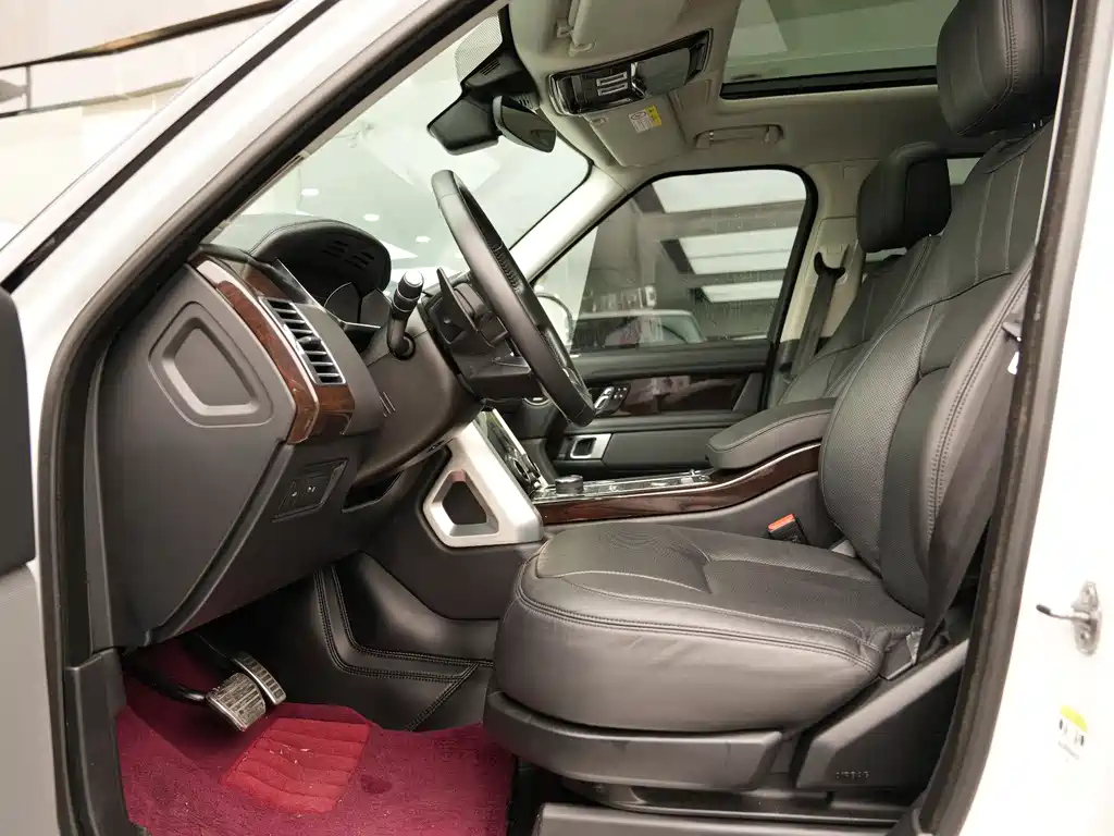 Land Rover Range Rover 2022 3.0 L6 360PS