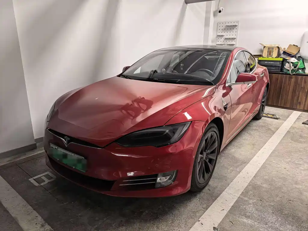 Tesla Model S — миниатюра 2