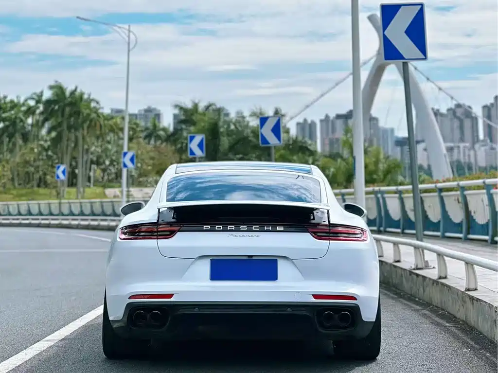 Porsche Panamera — миниатюра 6