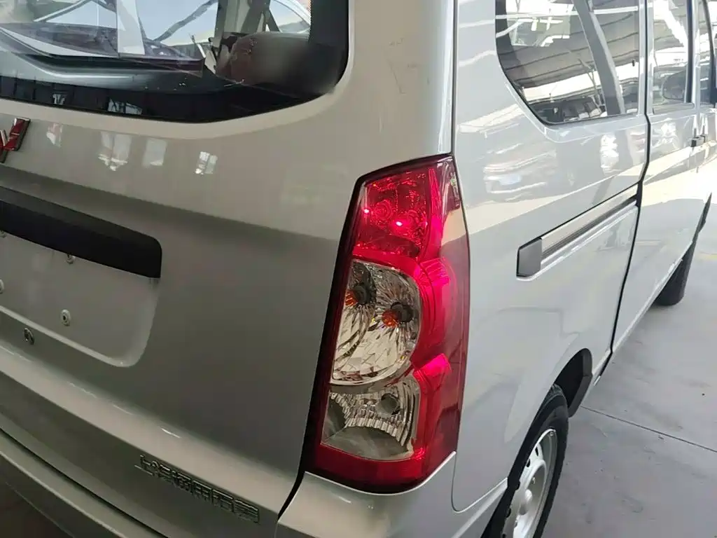 Wuling Rongguang S — миниатюра 8