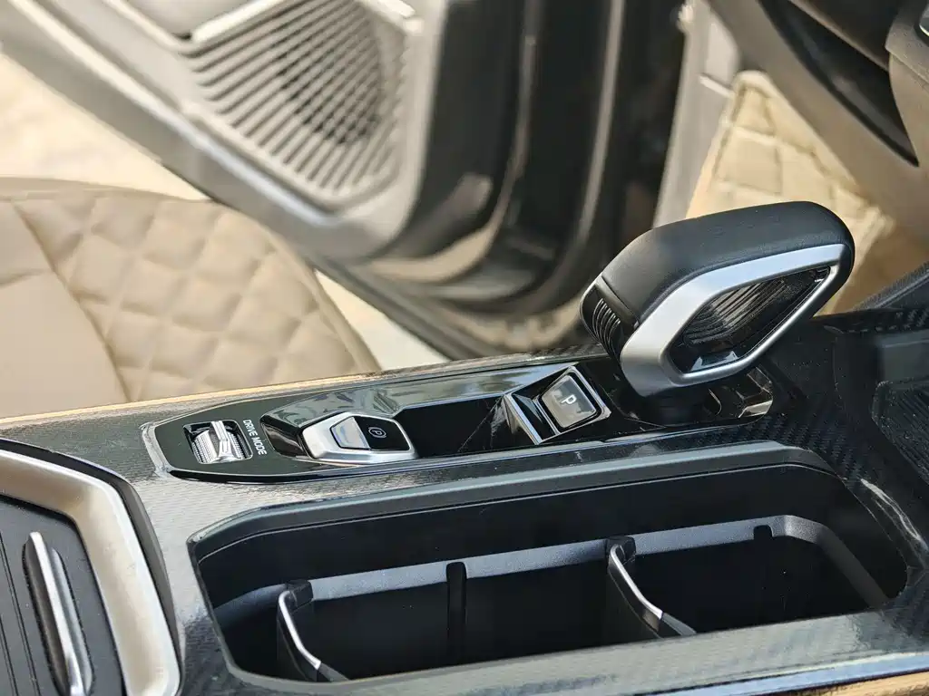 Geely Haoyue L — миниатюра 11