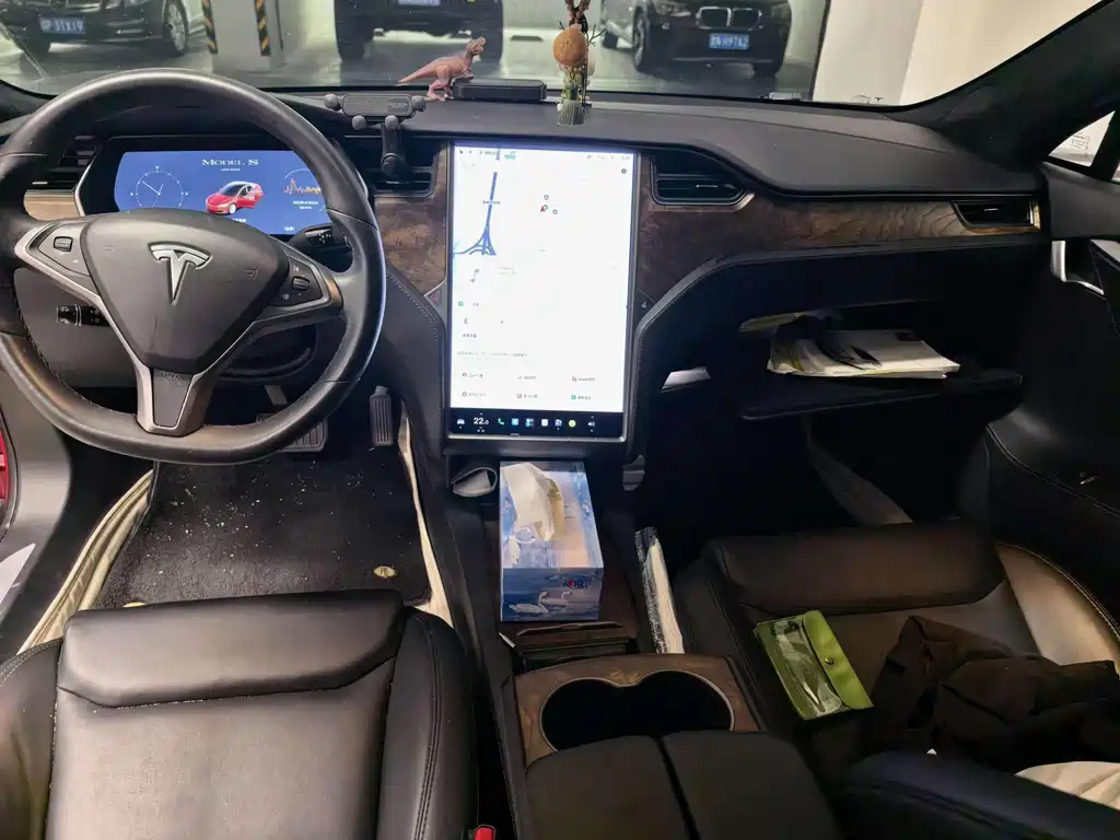 Tesla Model S — миниатюра 8