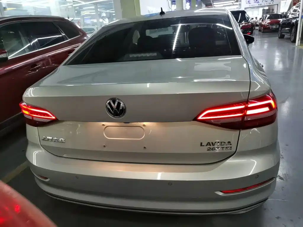 Volkswagen Lavida — миниатюра 6