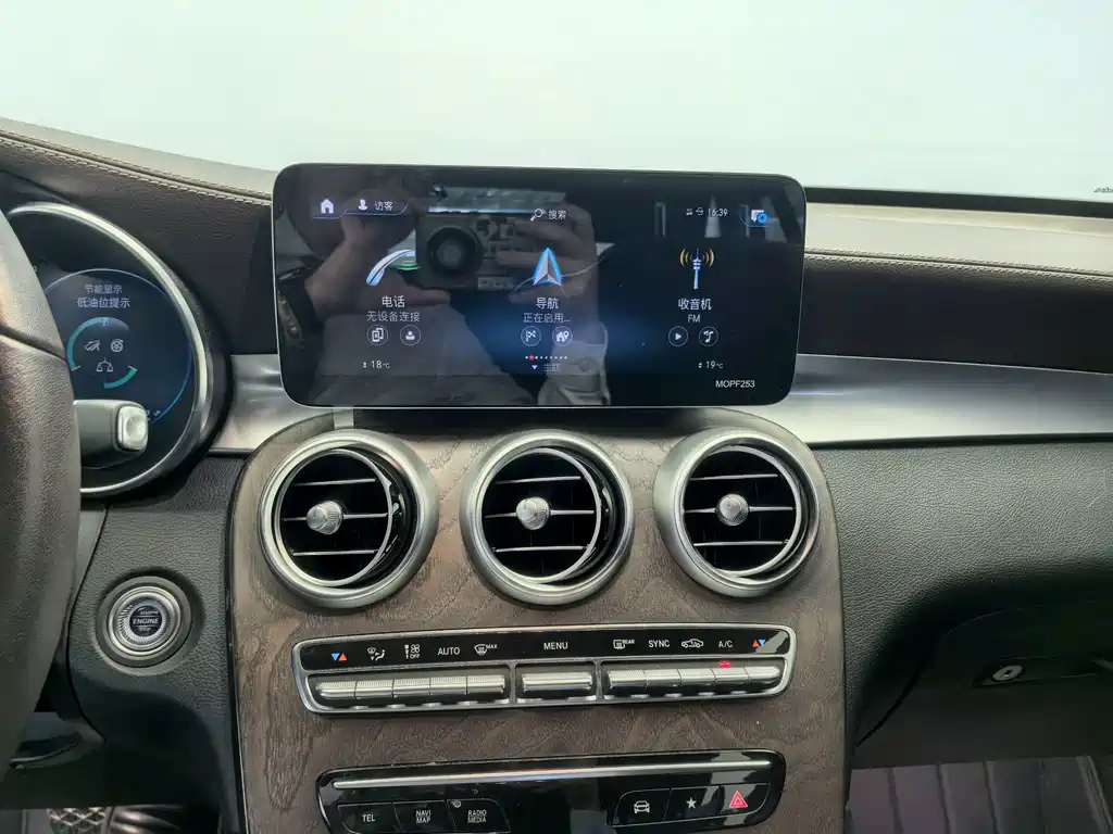 Mercedes-Benz GLC — миниатюра 17