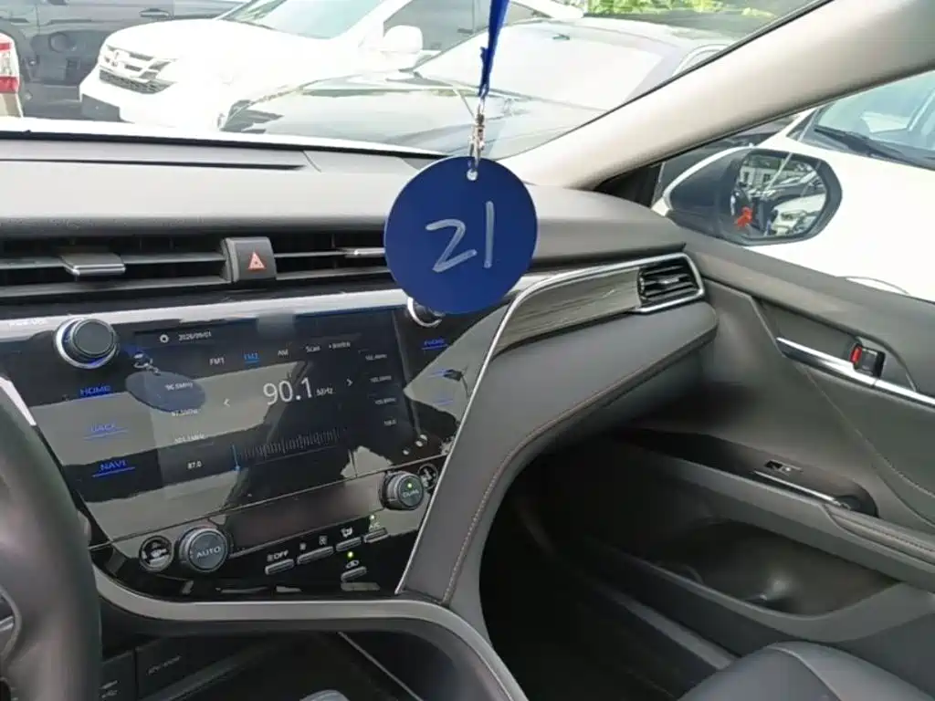 Toyota Camry — миниатюра 10