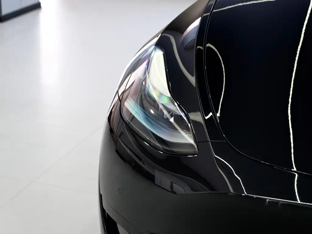Tesla Model Y 2023 — фото 8