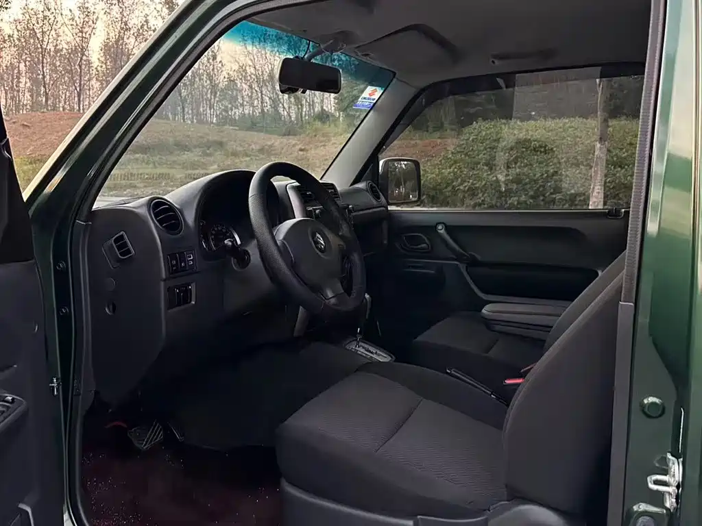 Suzuki Jimny — миниатюра 7
