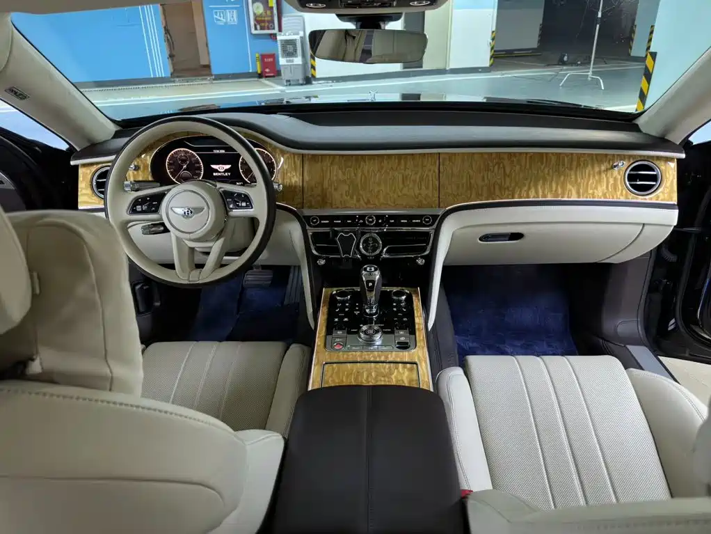 Bentley Flying Spur — миниатюра 13