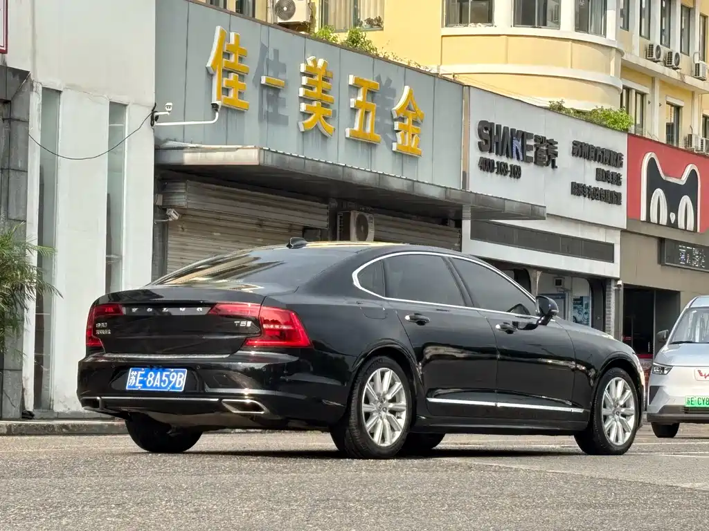 Volvo S90 — миниатюра 5