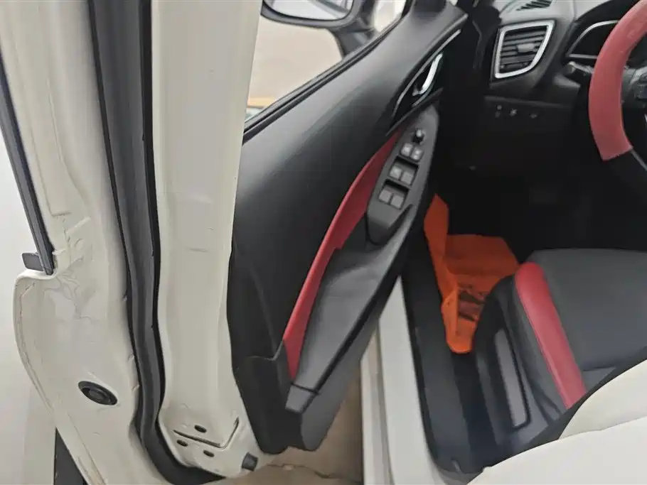 Mazda Mazda3 3 2016 1.5L AT Comfort