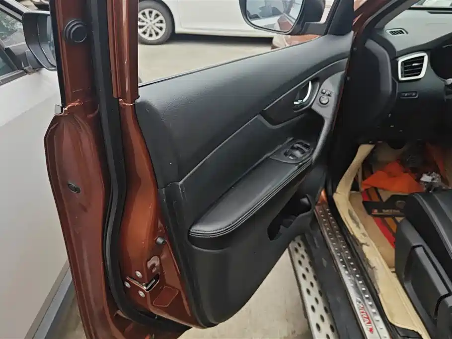 Nissan X-Trail 2014 2.0L CVT Fashion 2WD