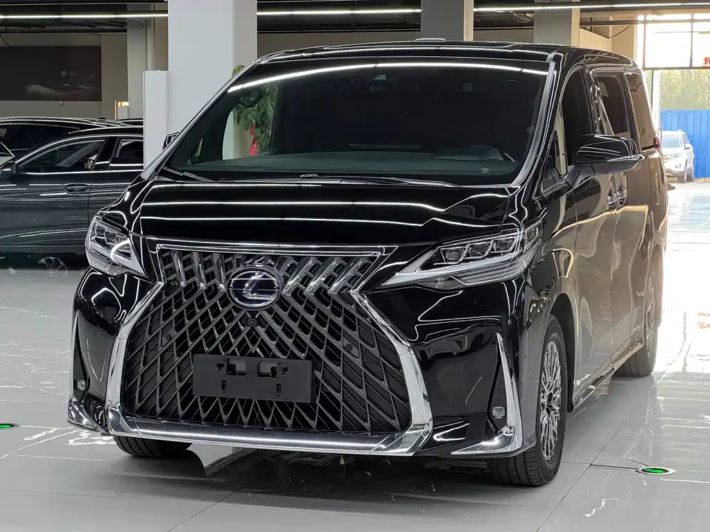 Lexus LM