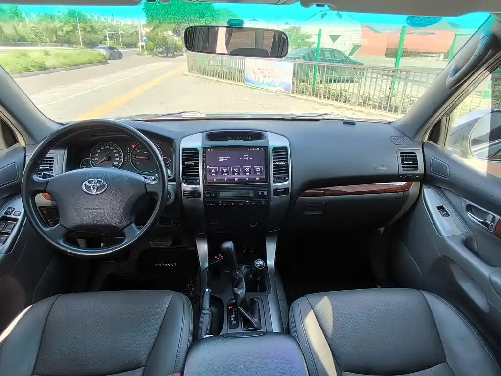 Toyota Land Cruiser Prado 2005 4.0L AT GX Luxury