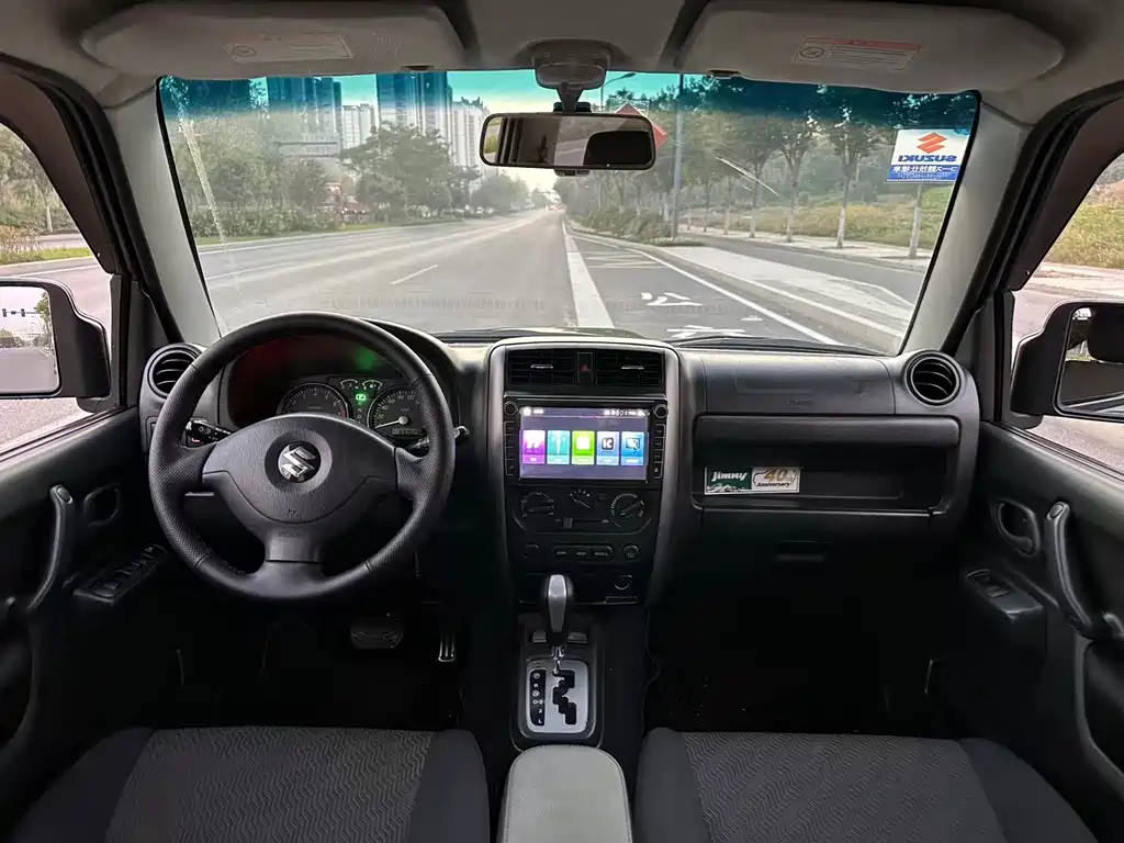 Suzuki Jimny — миниатюра 8