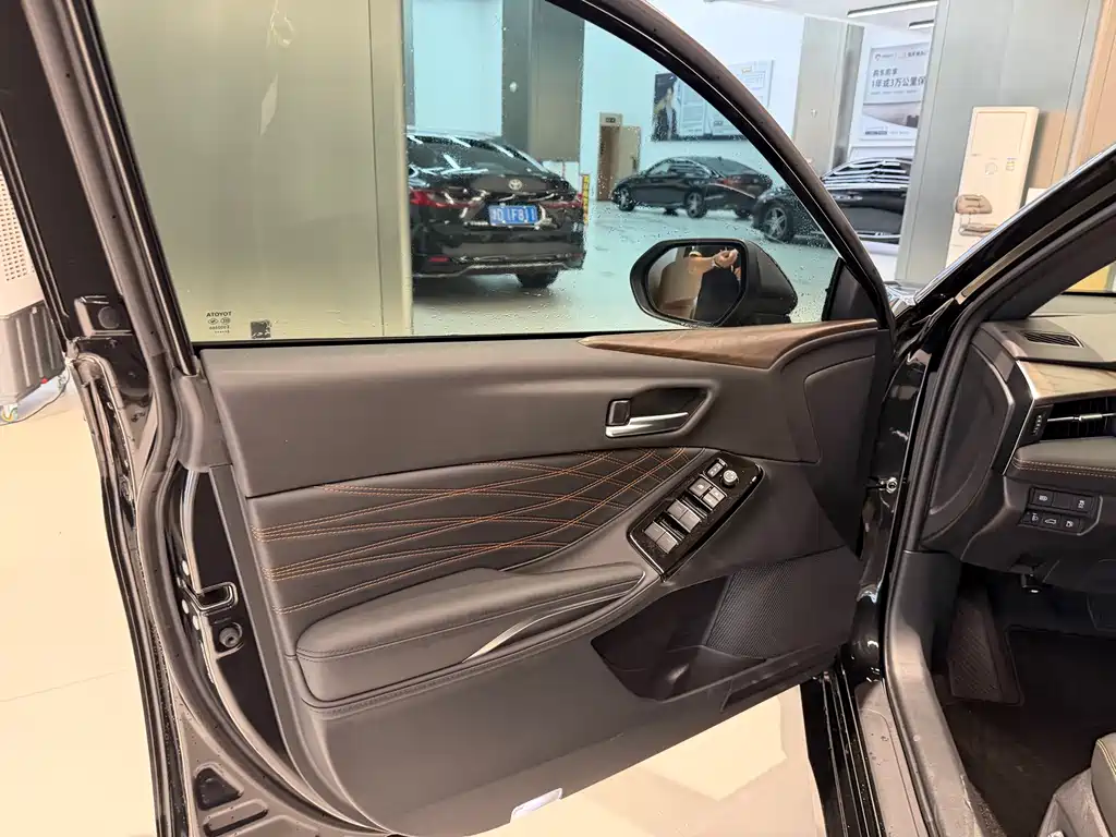 Toyota Avalon — миниатюра 12