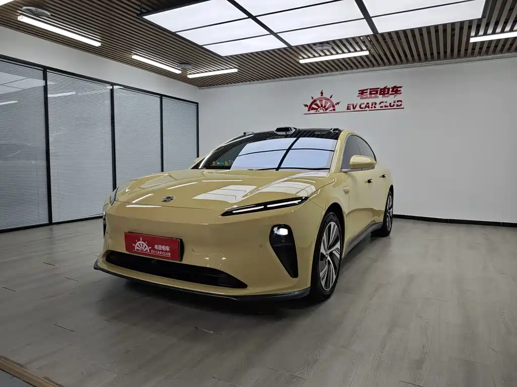 NIO ET5
