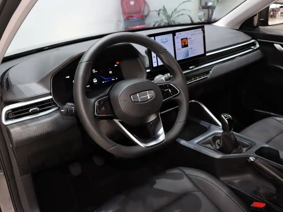 Geely Emgrand — миниатюра 10