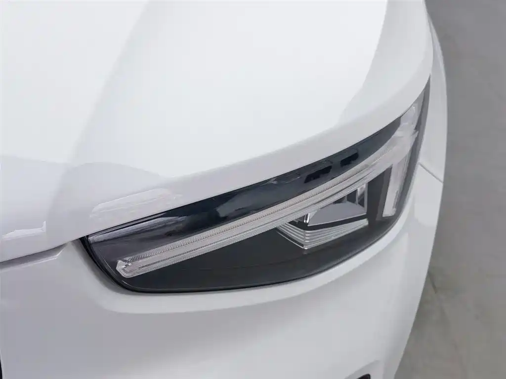 Volvo XC40 2024 B3 Luxury