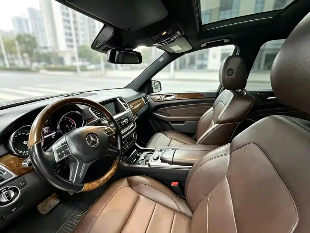 Mercedes-Benz M-Class — миниатюра 4