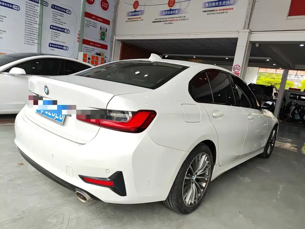 BMW 3 Series — миниатюра 2