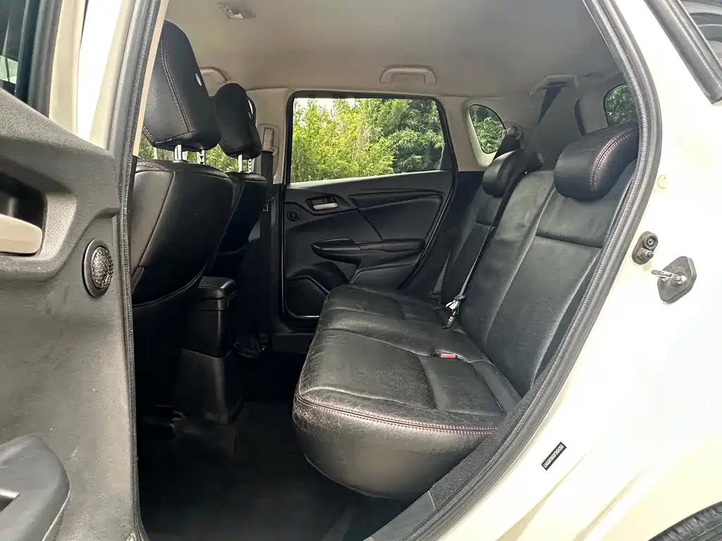 Honda Fit — миниатюра 6