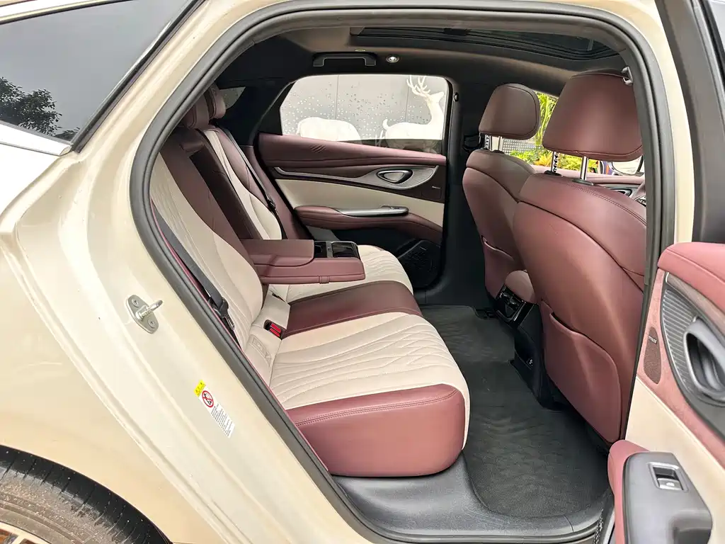 BYD Seal 07 DM-i — миниатюра 11