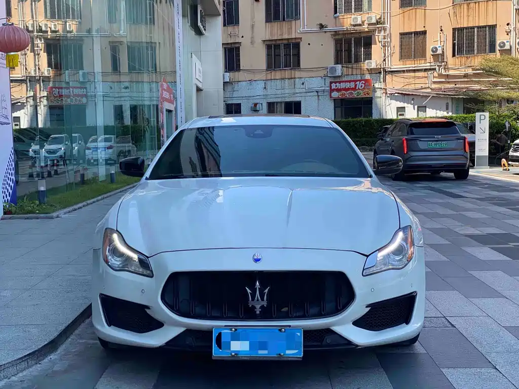 Maserati Quattroporte — миниатюра 2