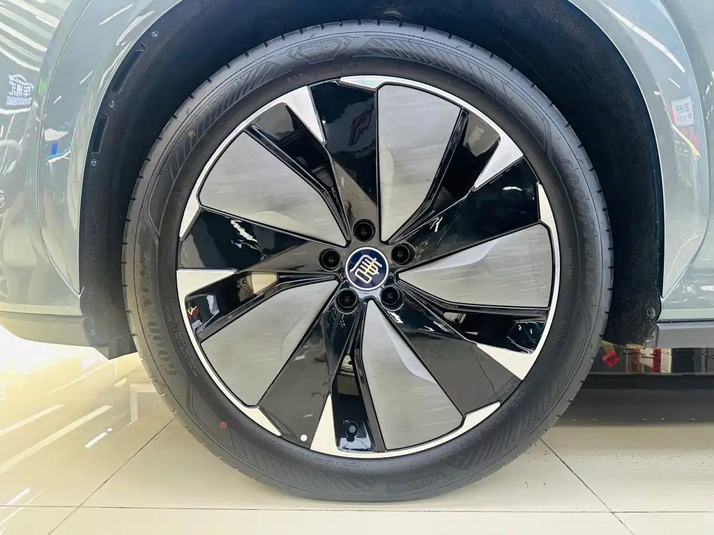BYD Tang L - фото 25