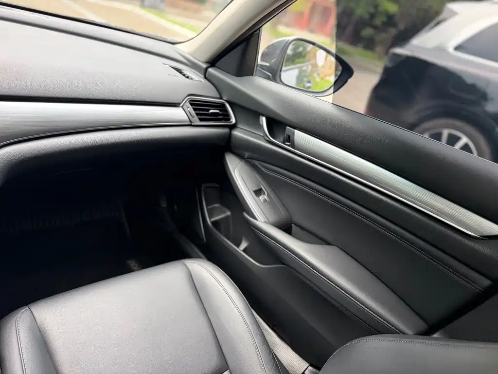 Honda Accord — миниатюра 15