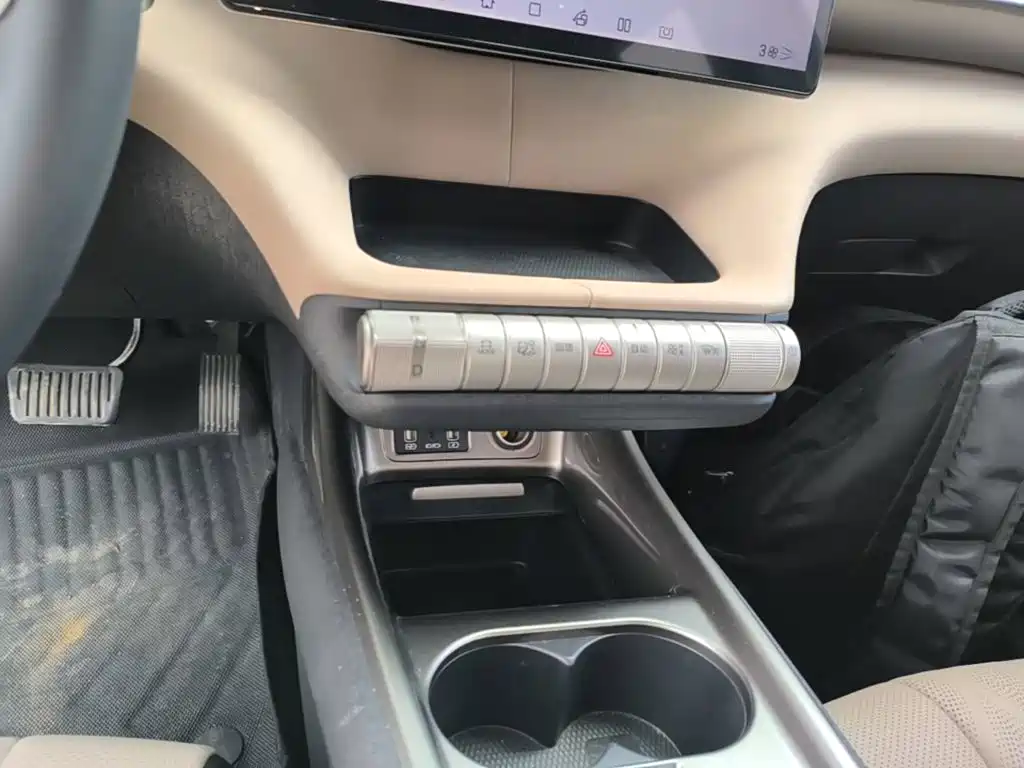 BYD Dolphin — миниатюра 14