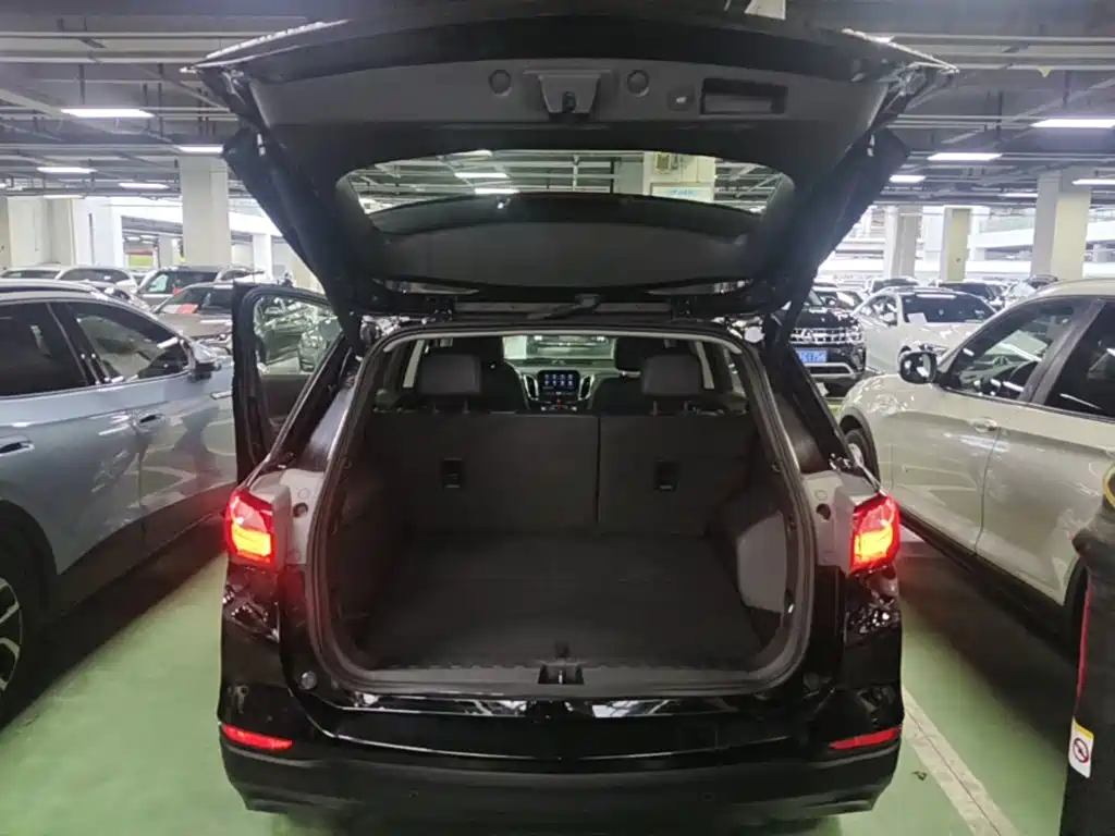 Chevrolet Equinox — миниатюра 19