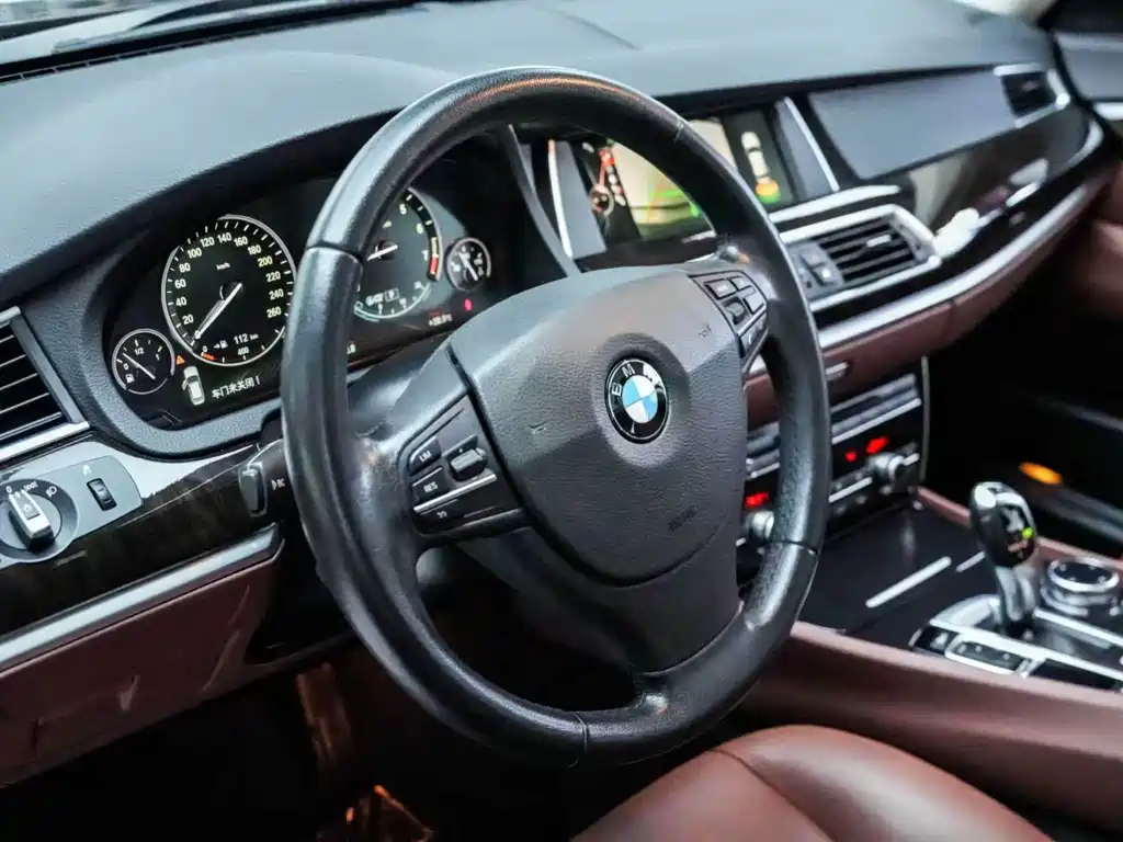 BMW 5 Series GT — миниатюра 9