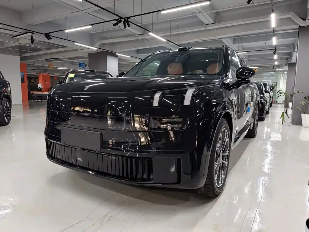 2026 Lynk & Co 900 - zdjęcie 1 z 11