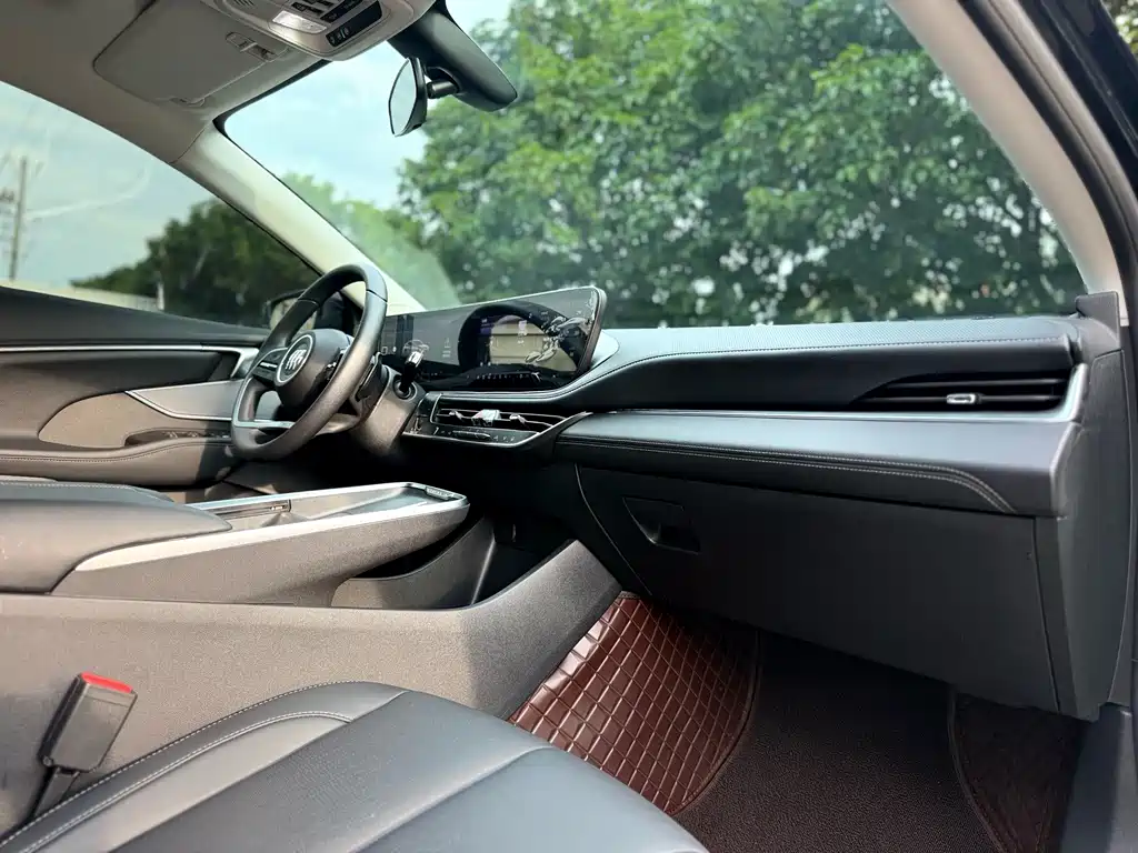 Buick LaCrosse — миниатюра 10