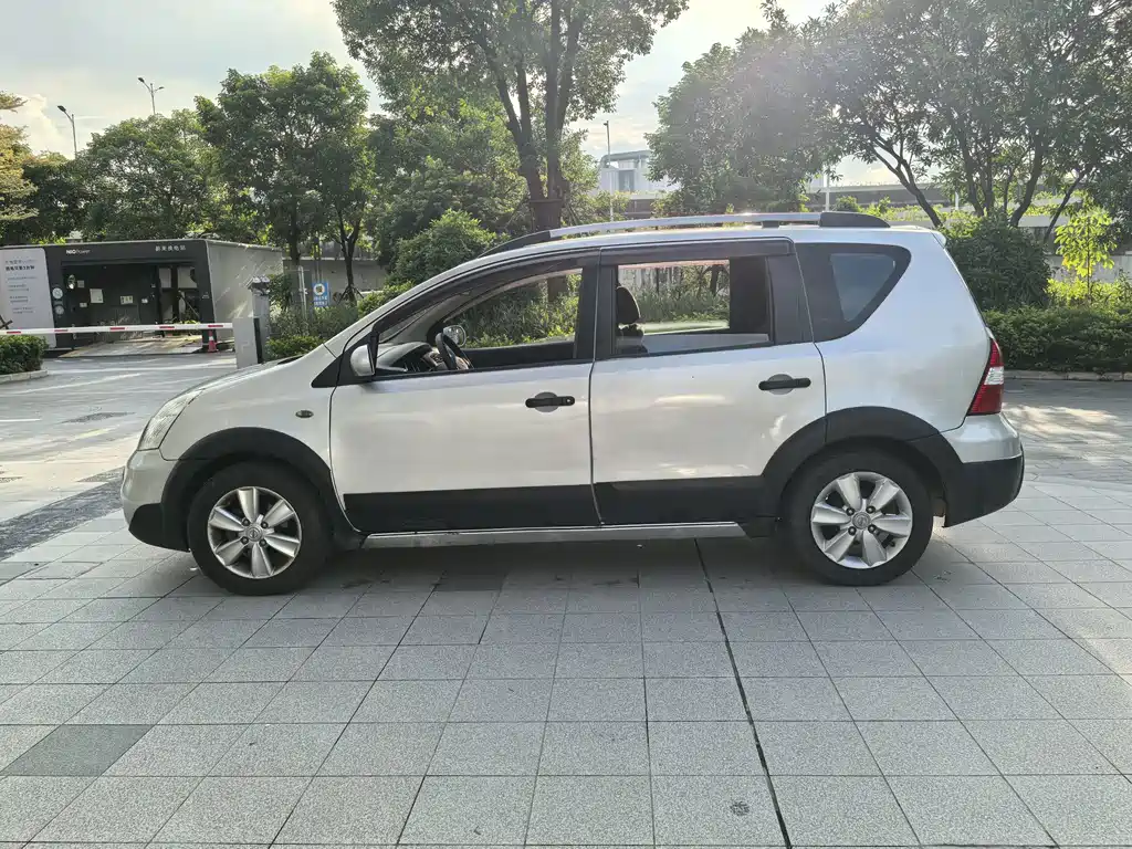 Nissan Livina — миниатюра 4