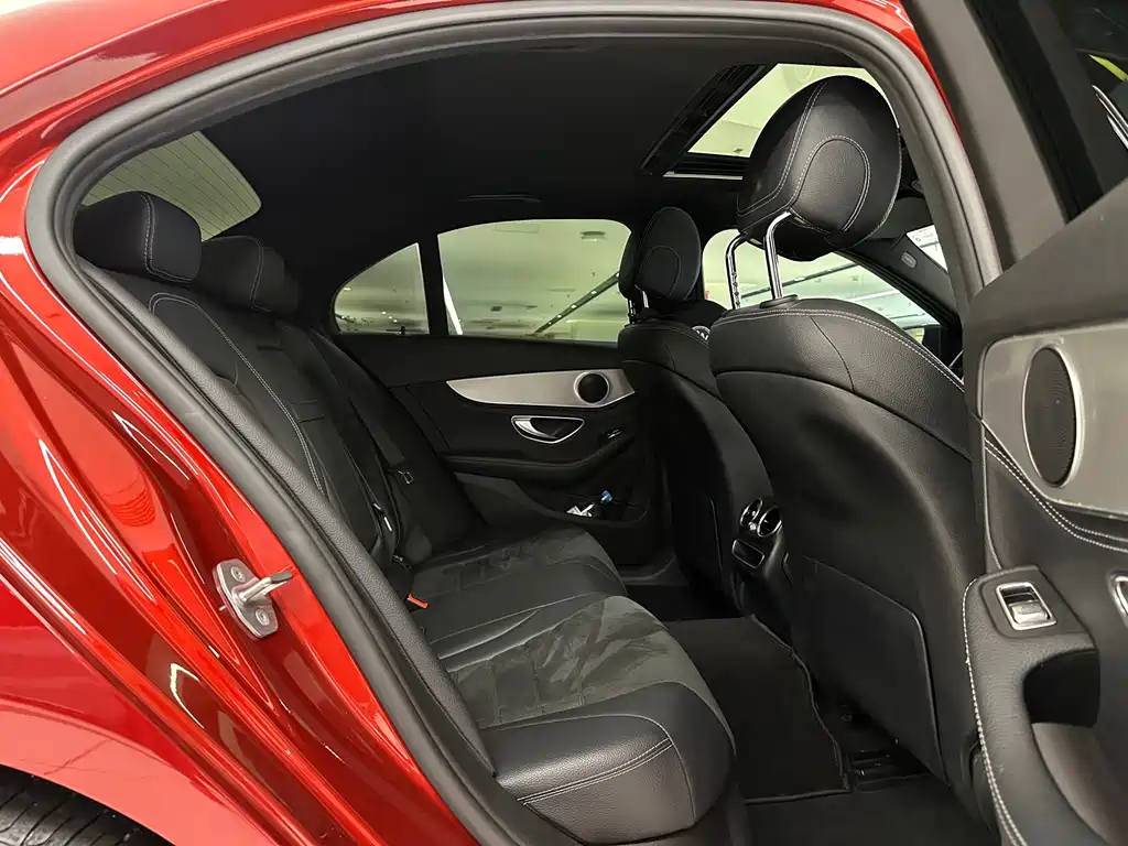 Mercedes-Benz C-Class — миниатюра 12