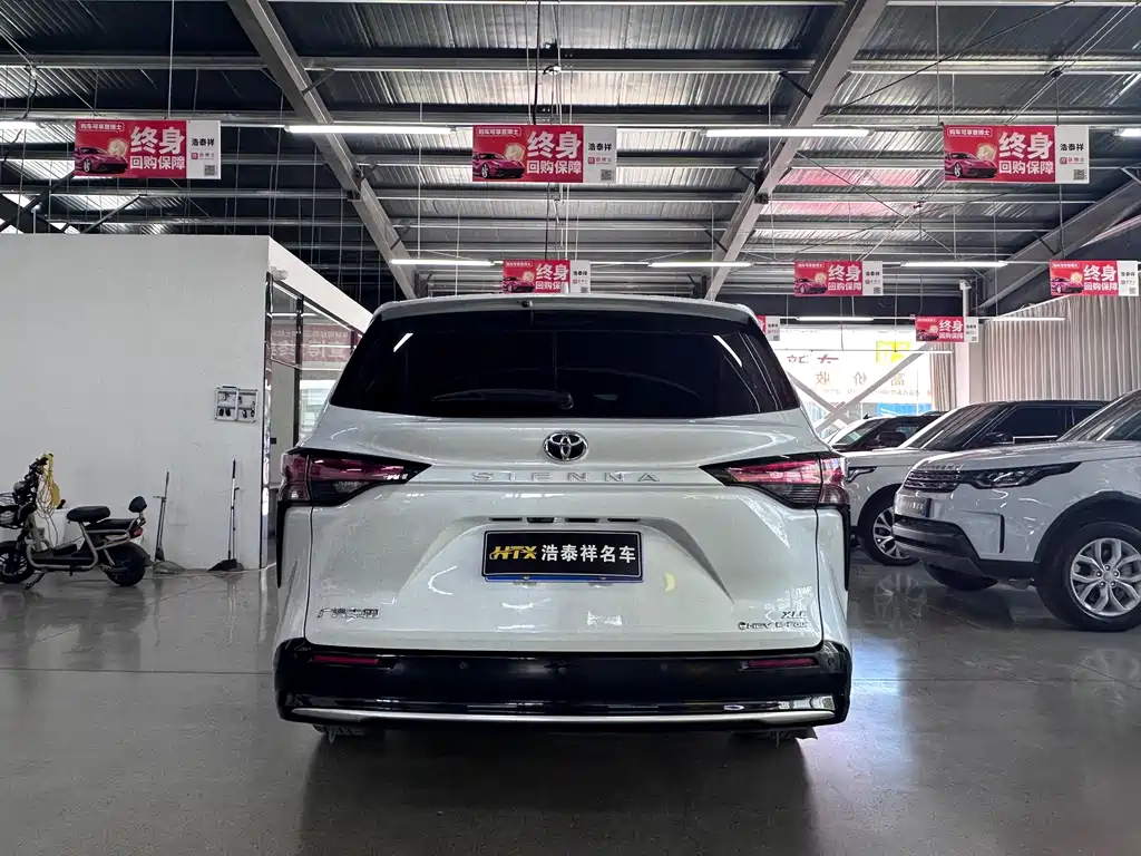 Toyota Sienna — миниатюра 6