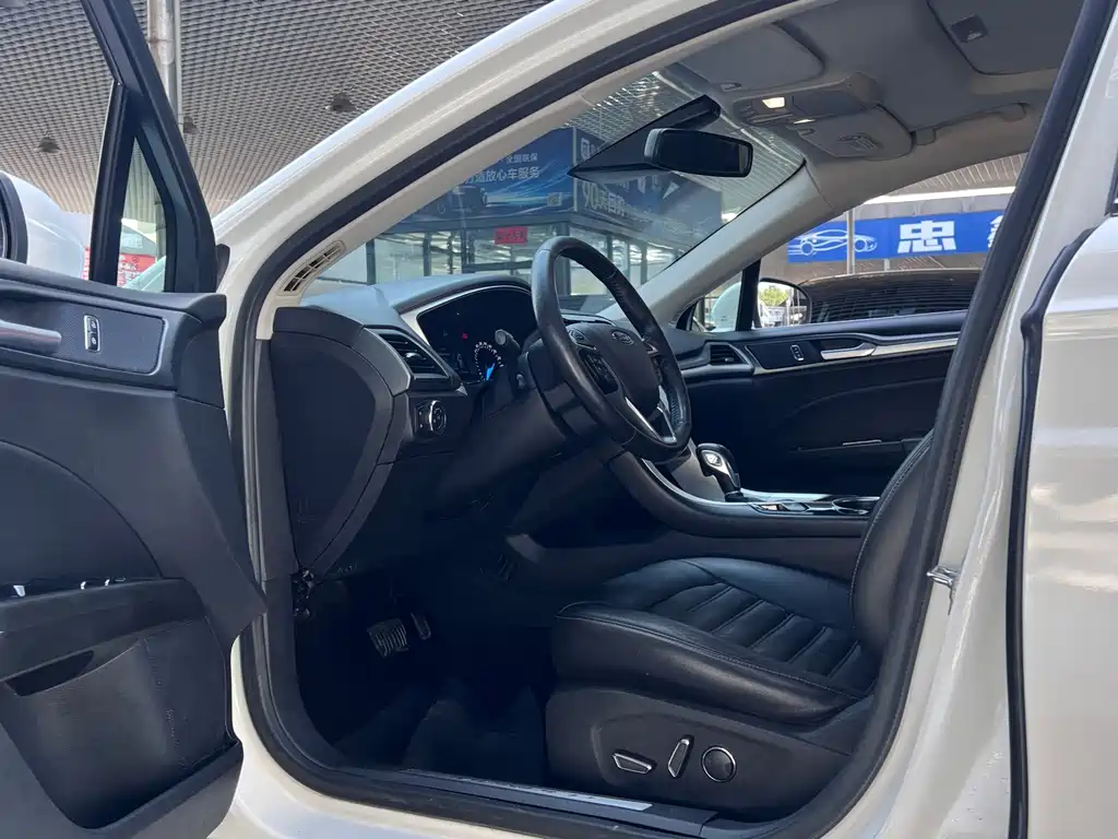 Ford Mondeo — миниатюра 9