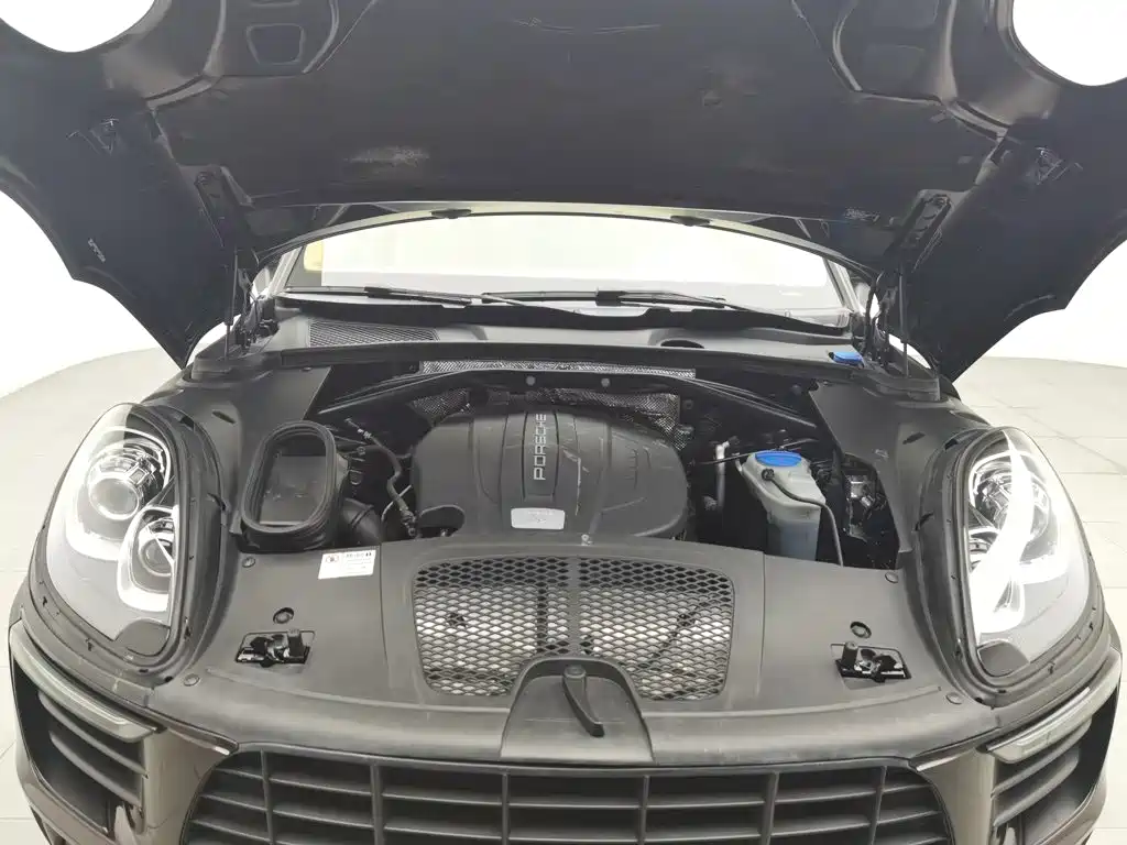Porsche Macan — миниатюра 6