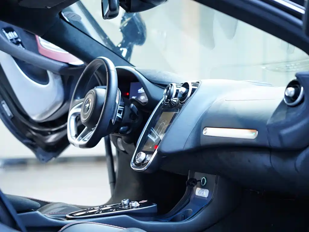 McLaren GT — миниатюра 22
