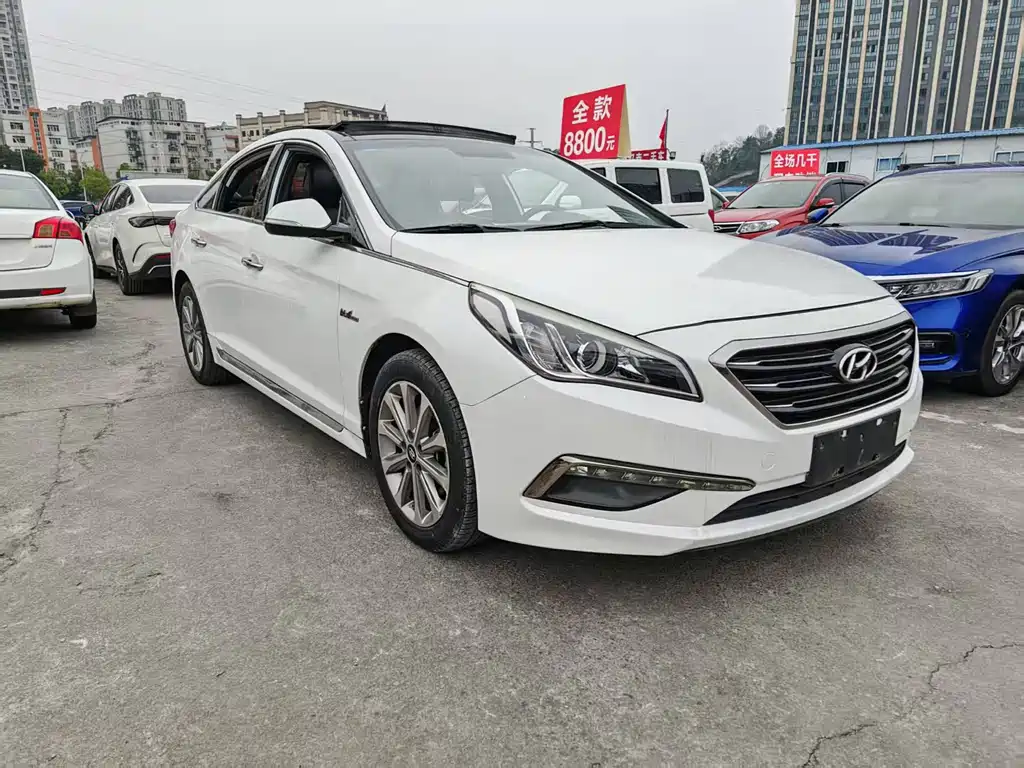 HYUNDAI SONATA