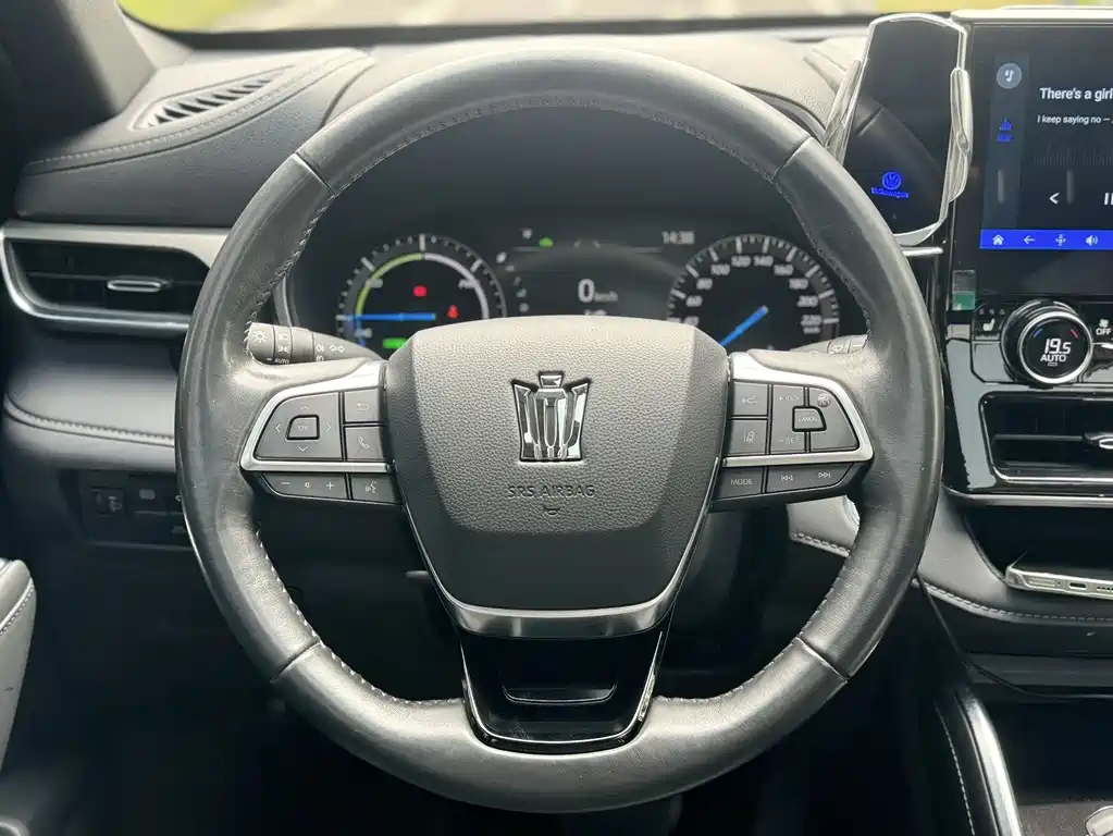 Toyota Crown Kluger — миниатюра 7