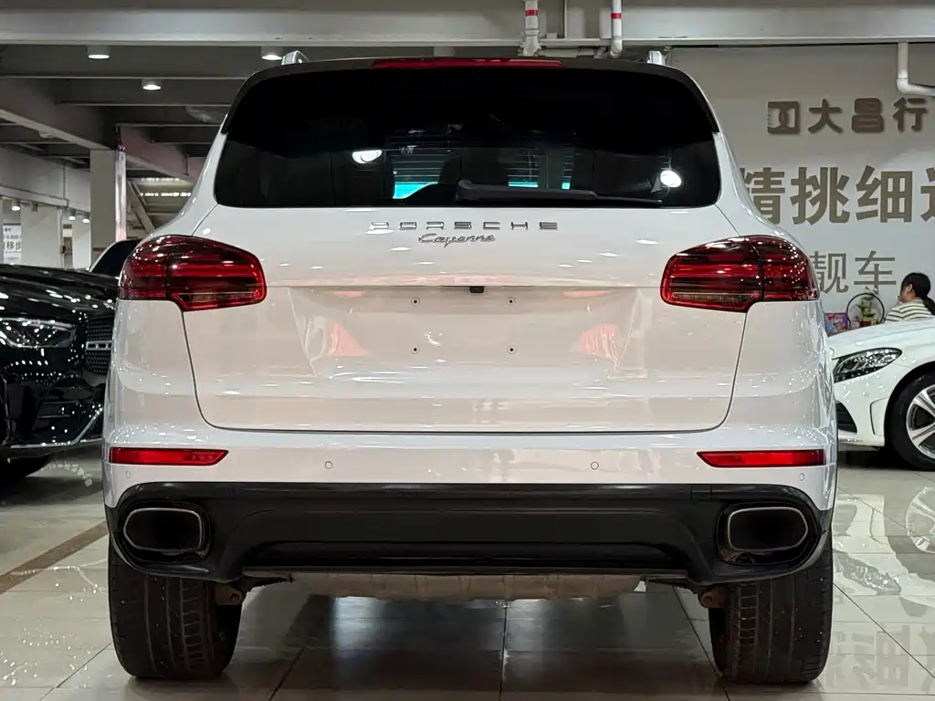 Porsche Cayenne — миниатюра 15