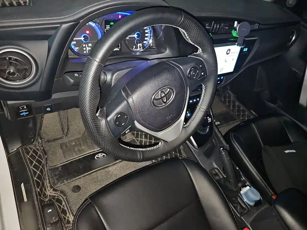 Toyota Corolla Hybrid — миниатюра 6