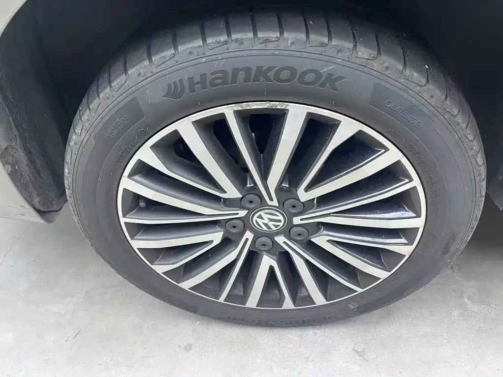 Volkswagen Multivan — миниатюра 10