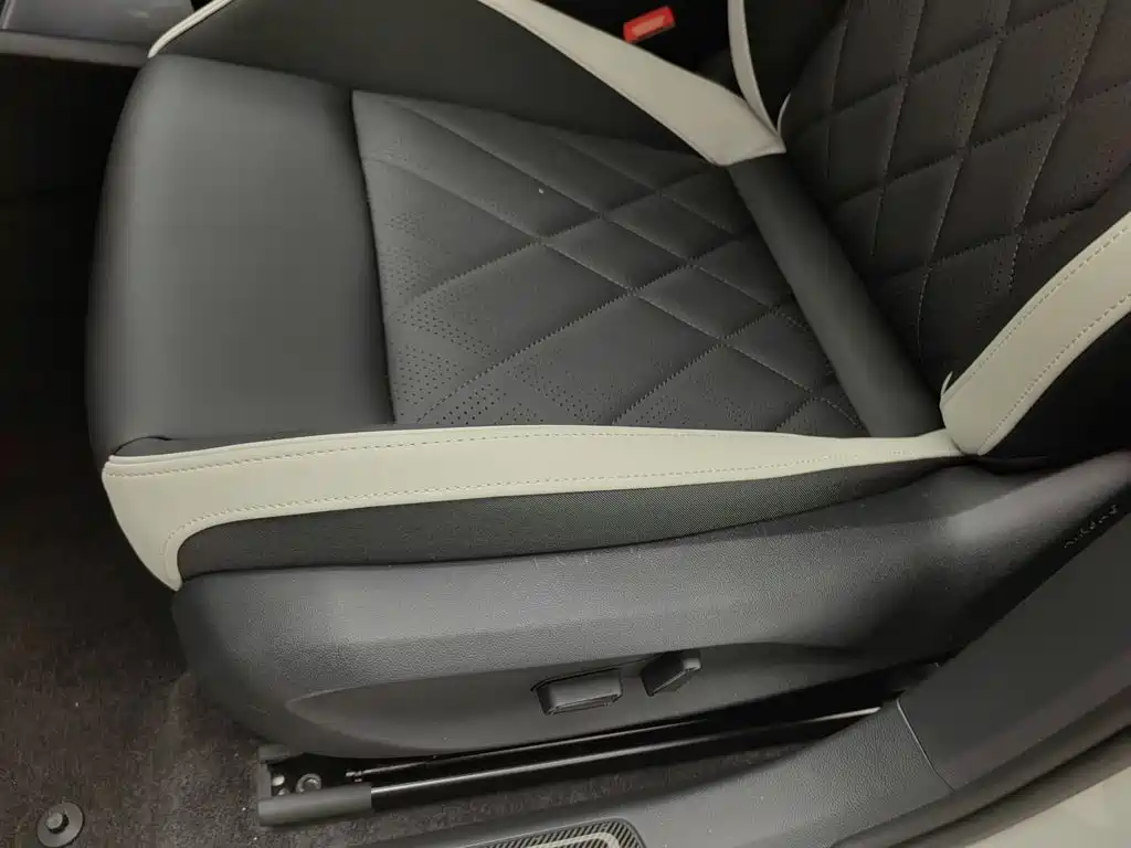 Volkswagen Sagitar 2026 Champagne/brown из Китая