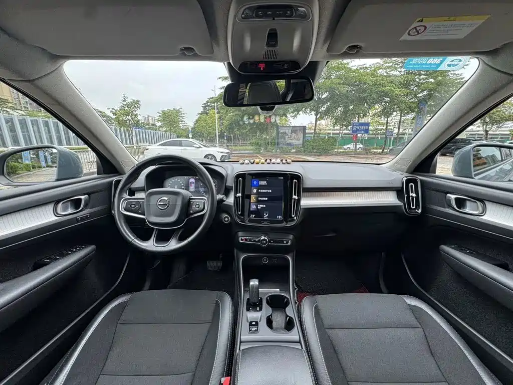 Volvo XC40 — миниатюра 5