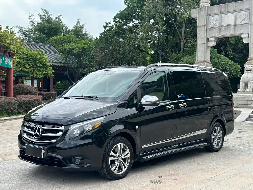 Mercedes-Benz  2017