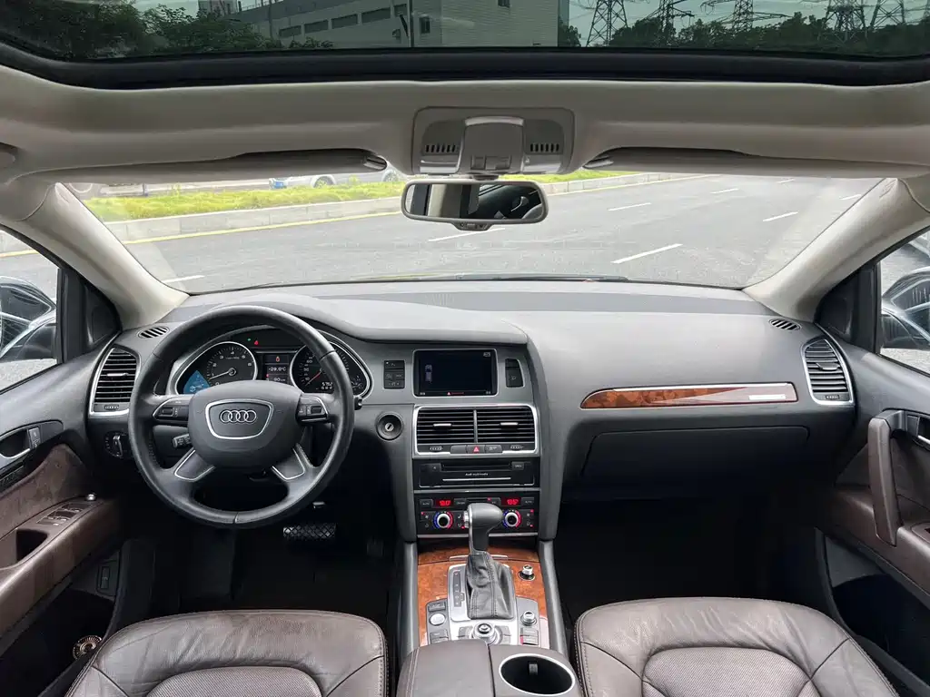 Audi Q7 — миниатюра 6